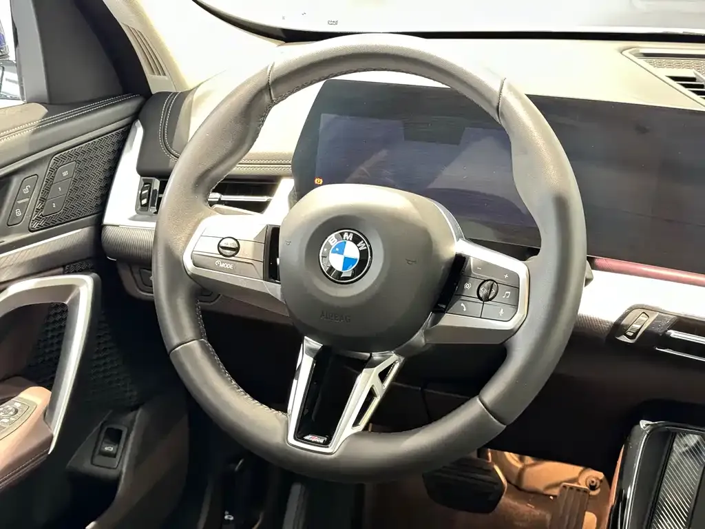 BMW X1 — фото 5