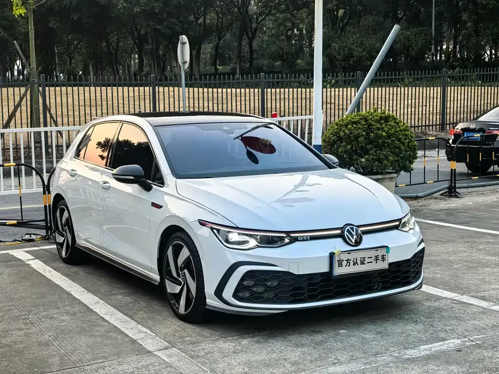 Volkswagen Golf GTI 2023 из CN, фото 10