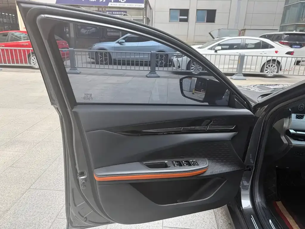 Changan UNI-V 2023 из CN, фото 4