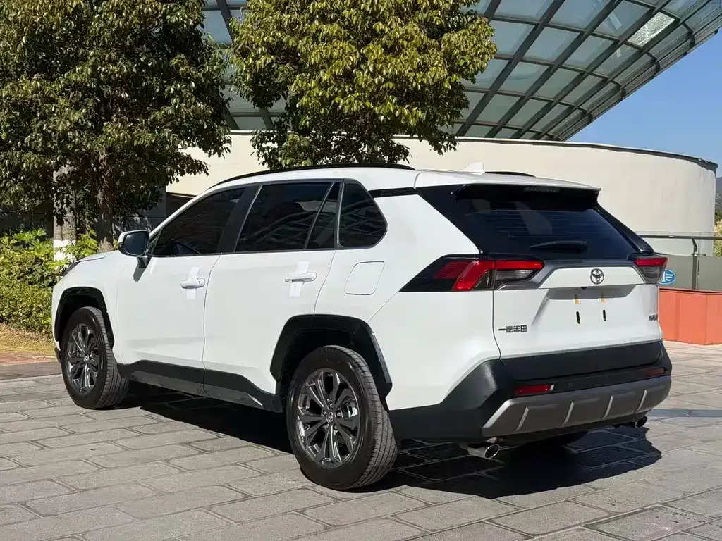 Toyota RAV4 2025 из CN, фото 3