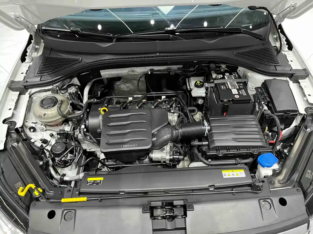 Volkswagen Bora 2023 из CN, фото 10