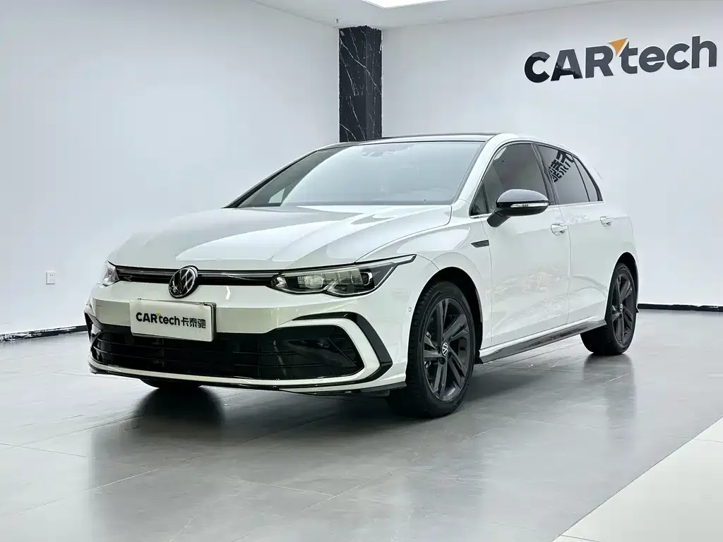 Volkswagen Golf 2023 из CN, фото 1