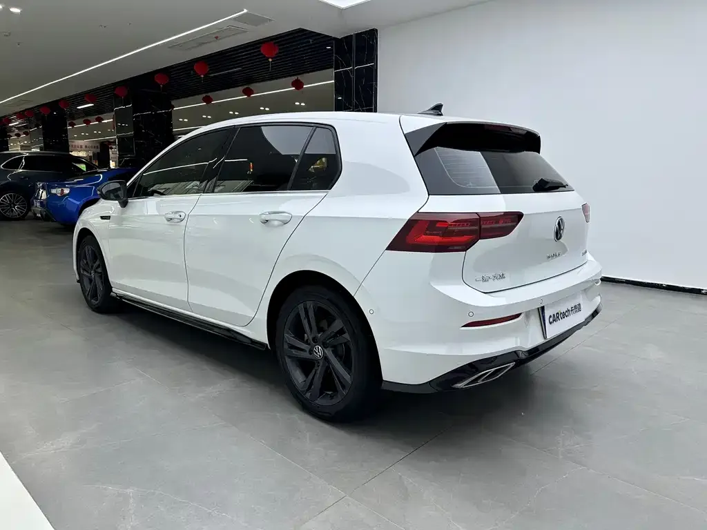 Volkswagen Golf 2023 из CN, фото 10