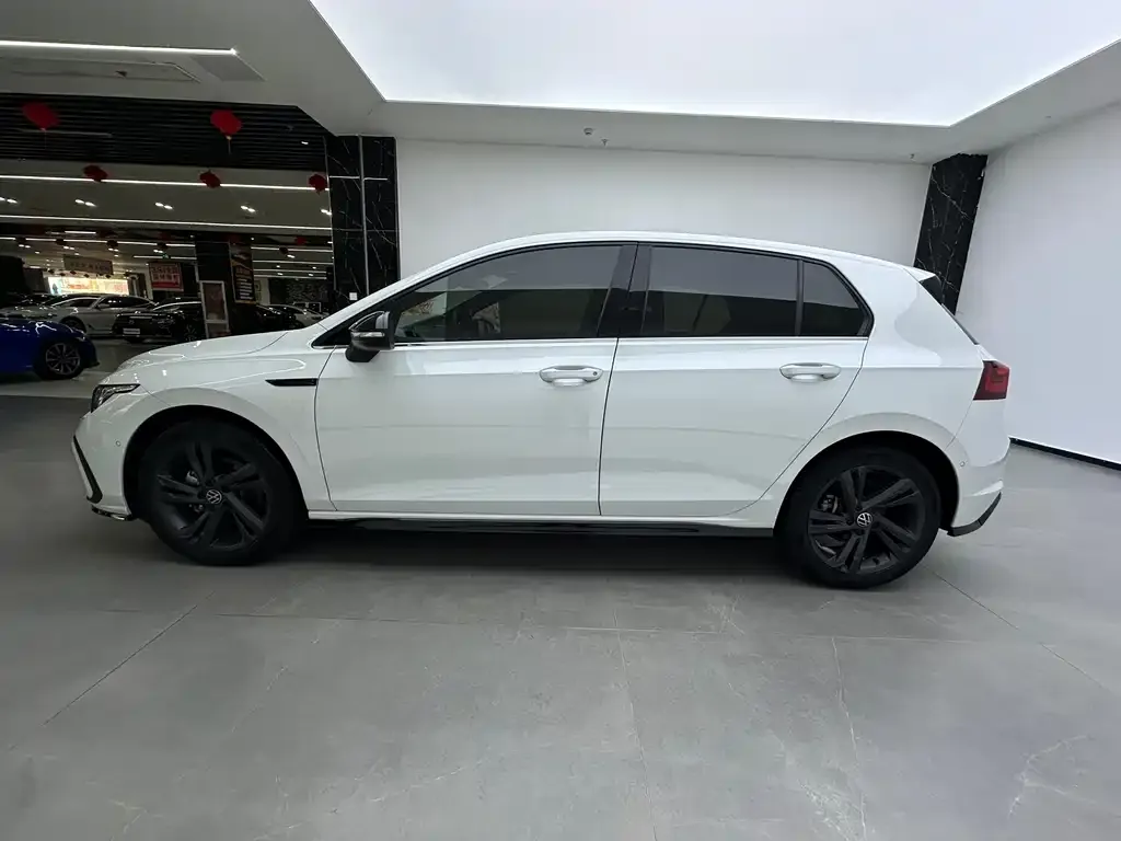 Volkswagen Golf 2023 из CN, фото 4