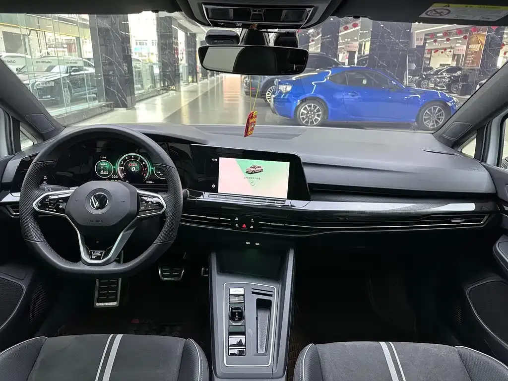Volkswagen Golf 2023 из CN, фото 8