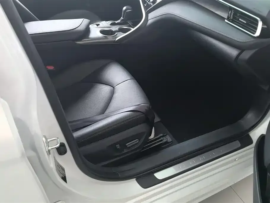 Toyota Camry 2022 из CN, фото 2