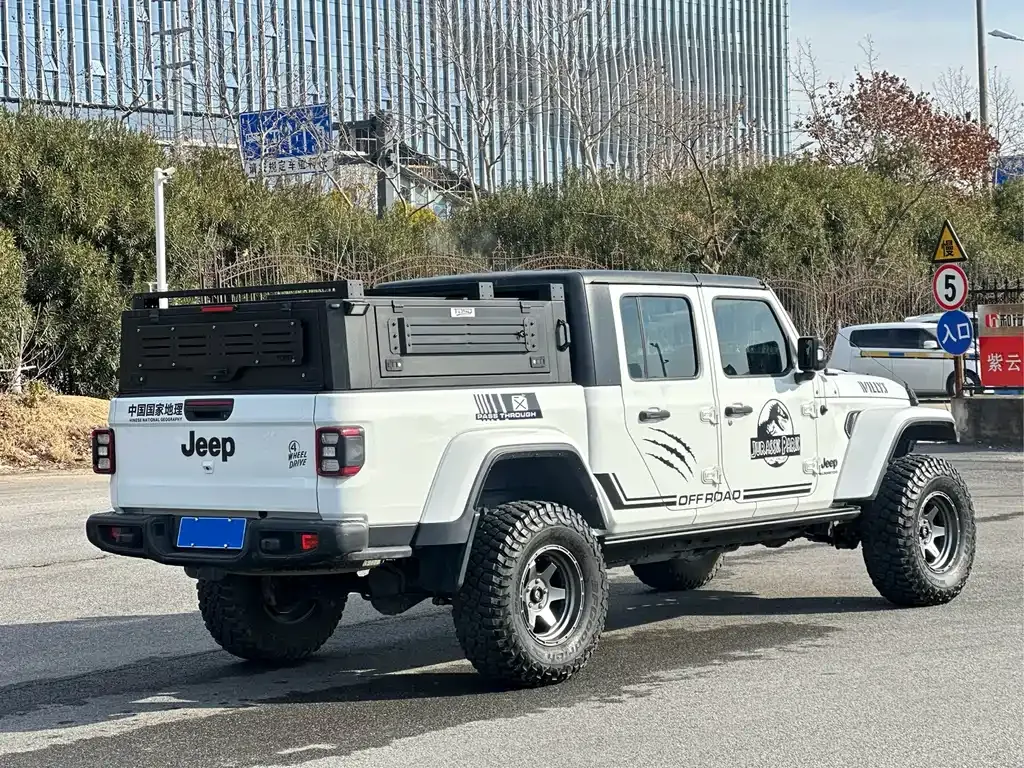 Jeep Gladiator 2023 из CN, фото 8