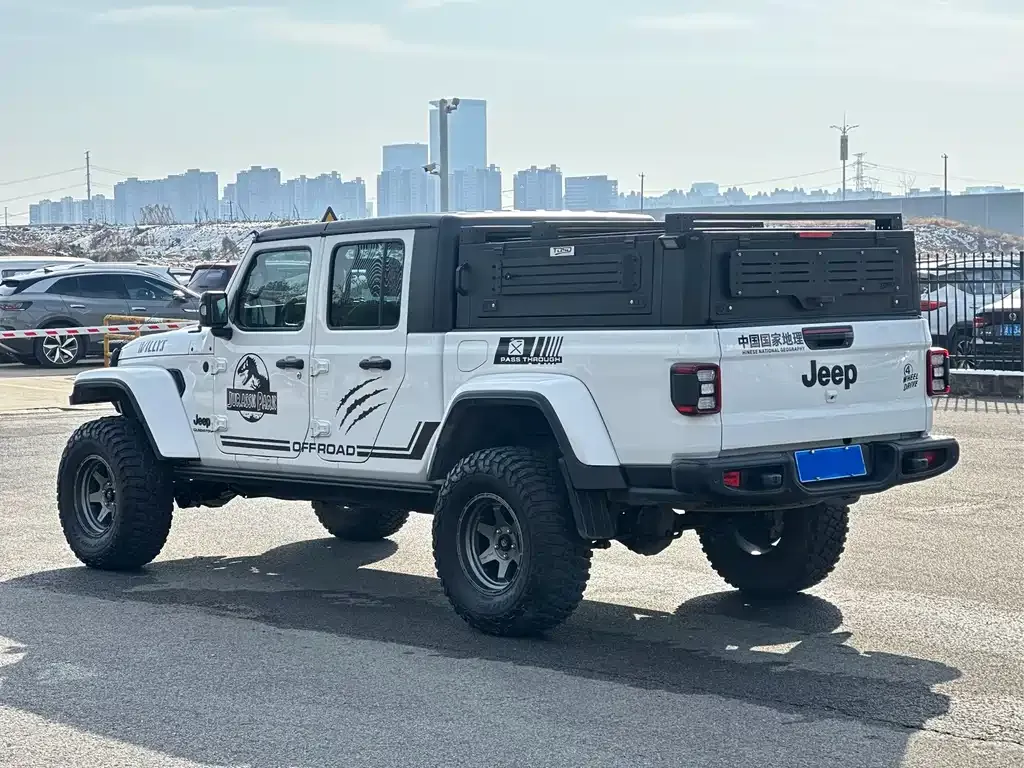 Jeep Gladiator 2023 из CN, фото 2
