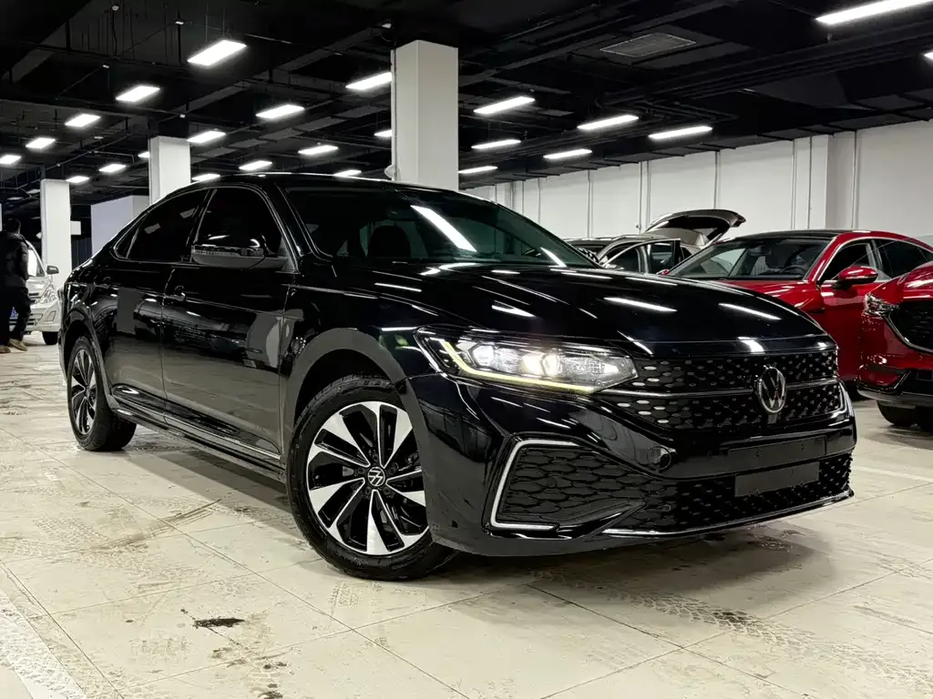 Volkswagen Passat 2023 из CN, фото 8