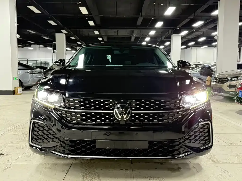 Volkswagen Passat 2023 из CN, фото 4
