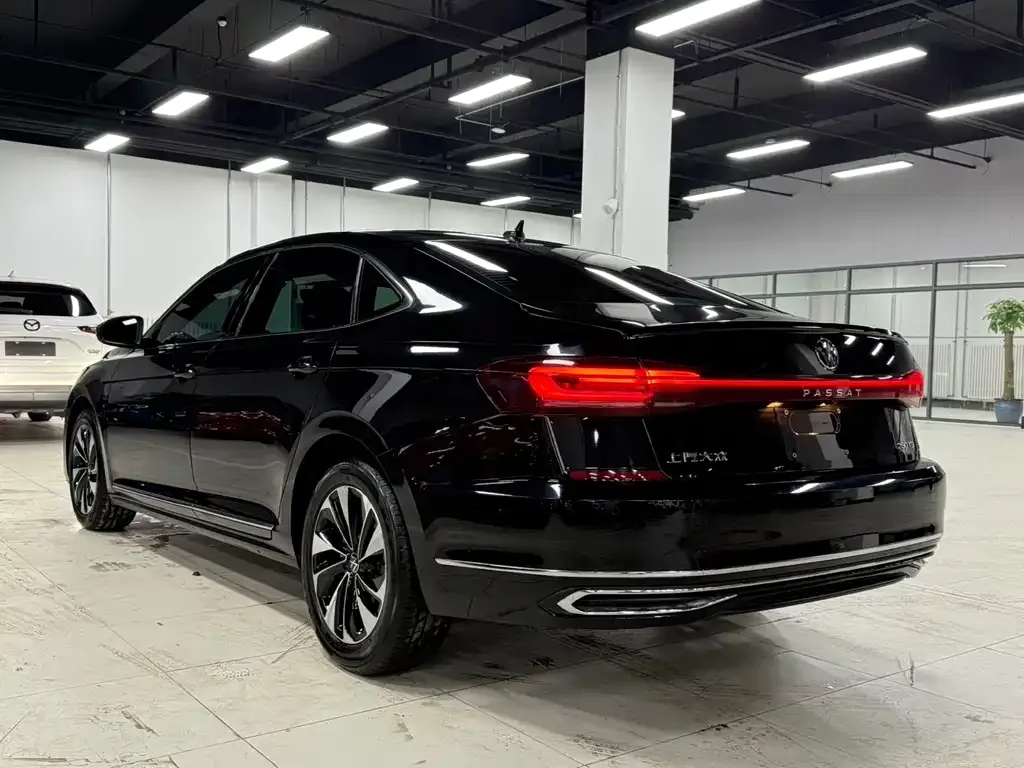Volkswagen Passat 2023 из CN, фото 6