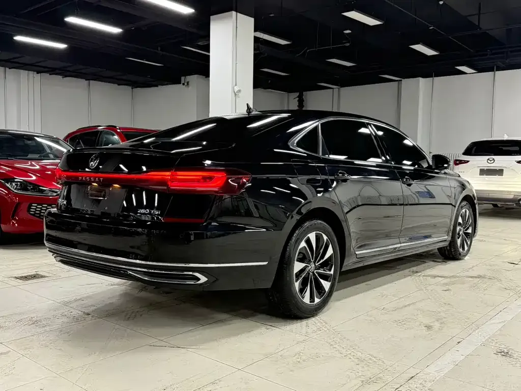 Volkswagen Passat 2023 из CN, фото 5