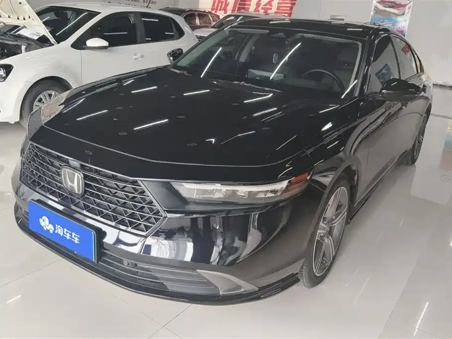 Honda Accord — фото 1