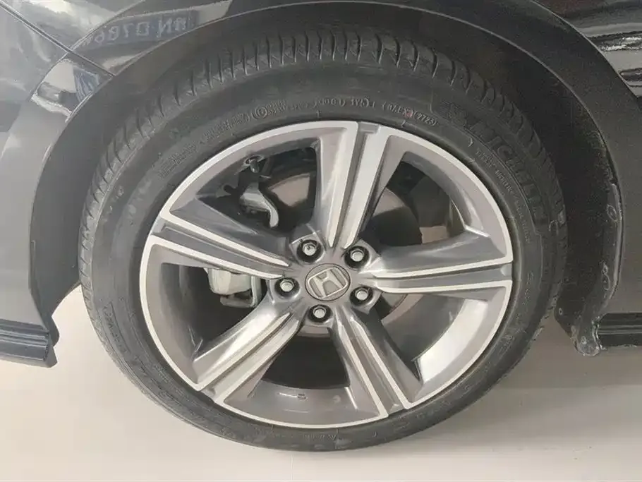 Honda Accord — фото 7