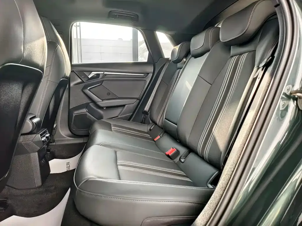 Audi A3 2024 из CN, фото 6