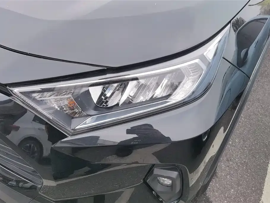 Toyota RAV4 2023 из CN, фото 5