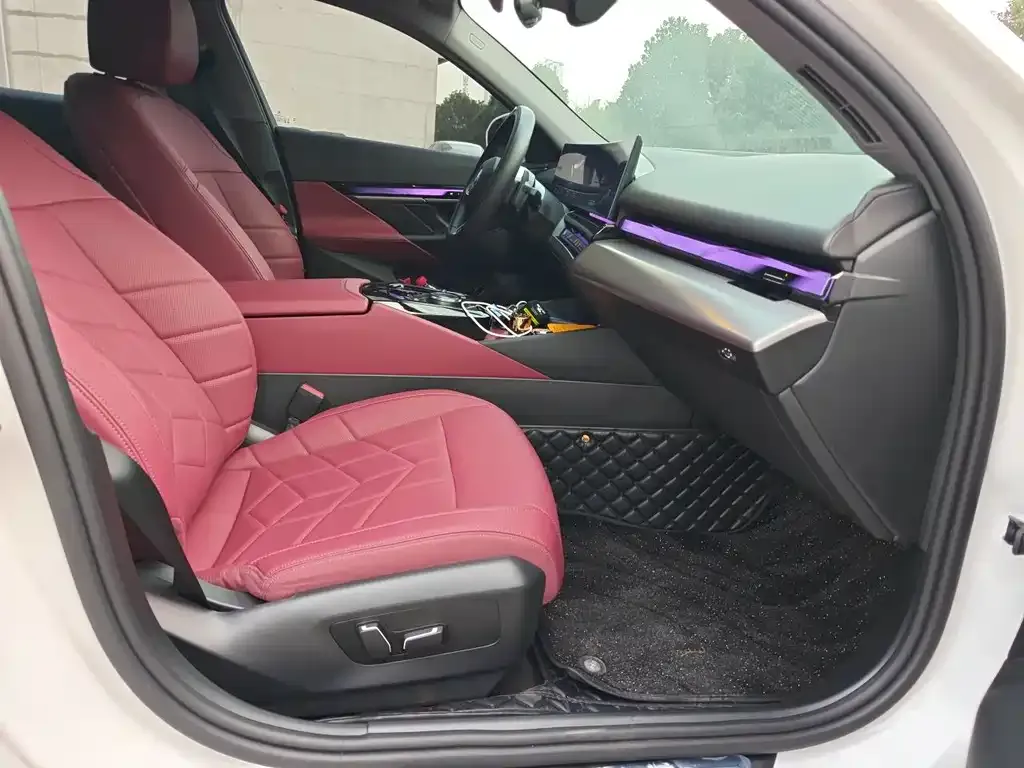 BMW 5 Series 2025 из CN, фото 5
