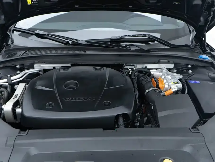 Volvo S90 PHEV 2024 из CN, фото 2