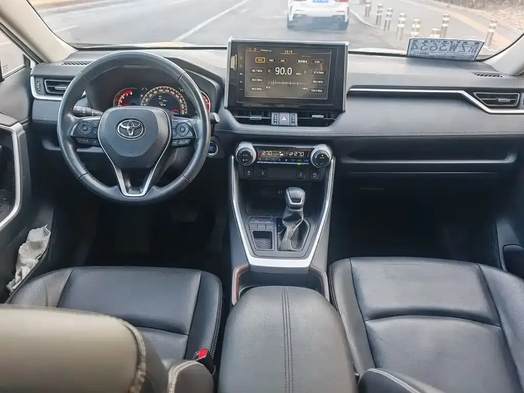 Toyota RAV4 2021 из CN, фото 2