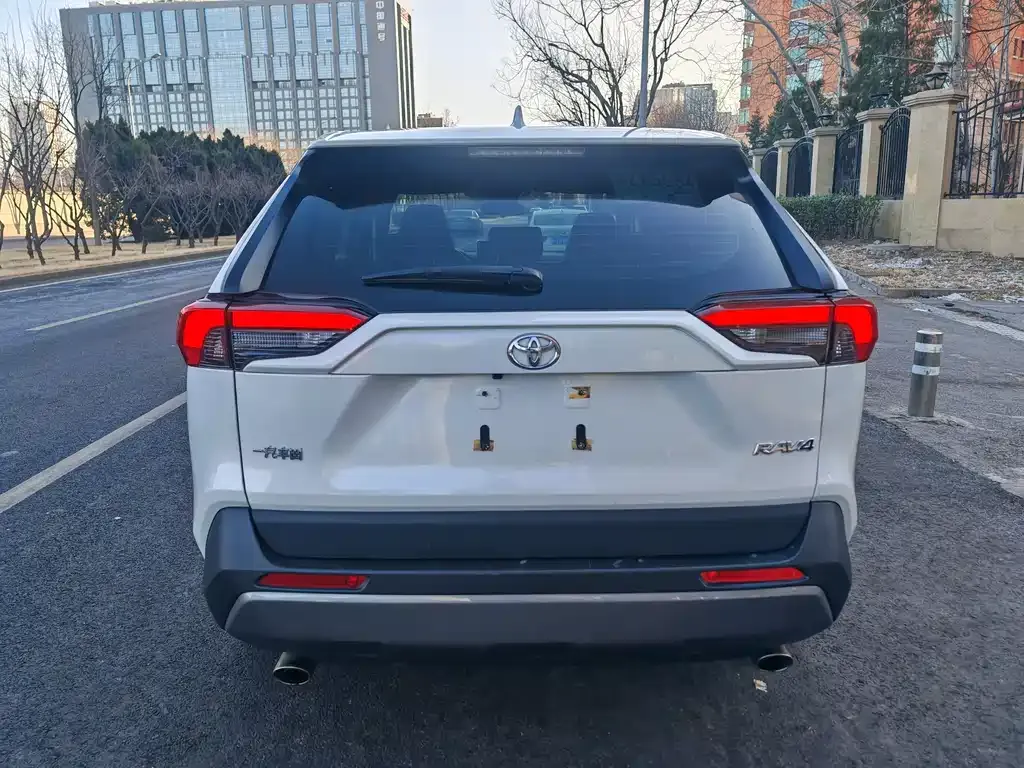 Toyota RAV4 2021 из CN, фото 7