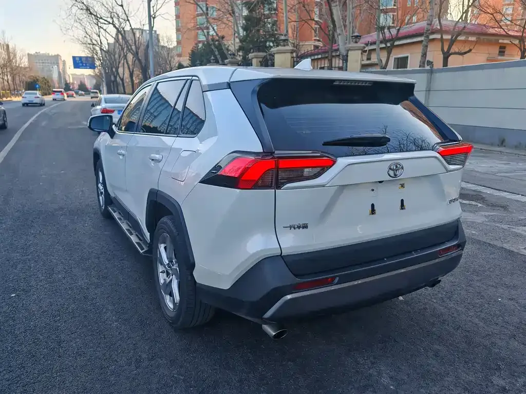 Toyota RAV4 2021 из CN, фото 8