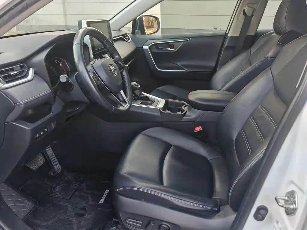 Toyota RAV4 2021 из CN, фото 9
