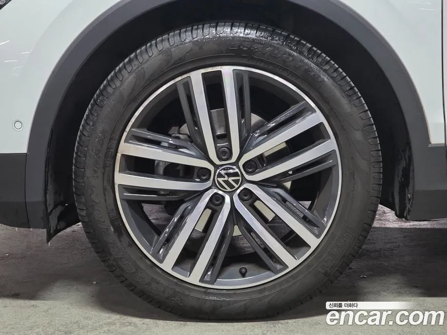 Volkswagen Tiguan — фото 6