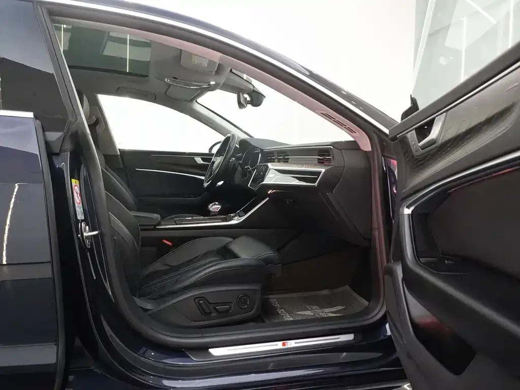 Audi A7 2021 из CN, фото 7