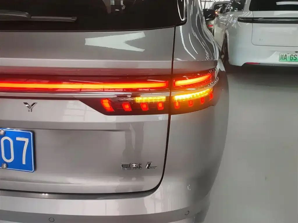 Geely Xingyue L 2023 из CN, фото 3