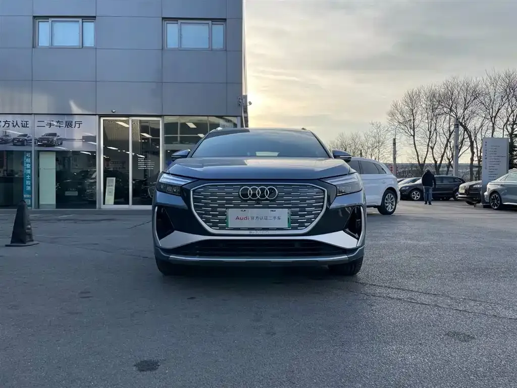 Audi Q4 e-tron — фото 3