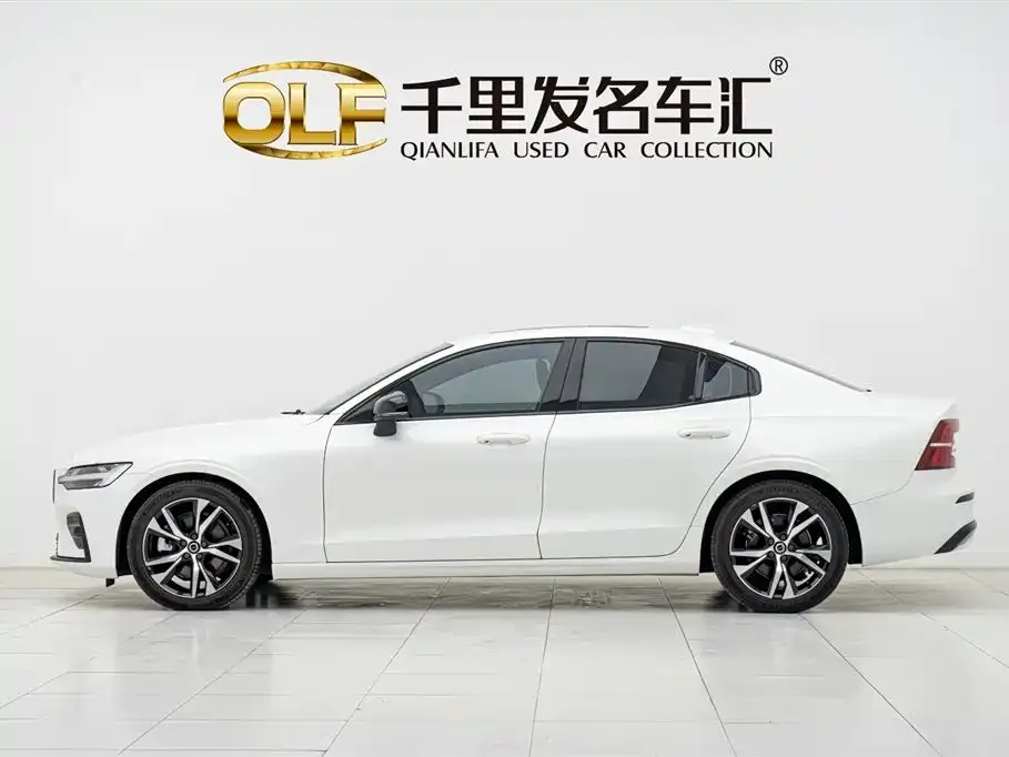 Volvo S60 2024 из CN, фото 8