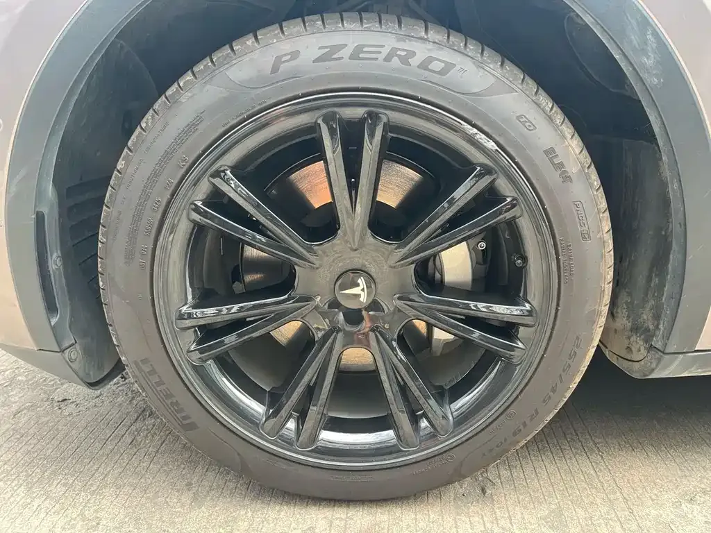 Tesla Model Y 2023 из CN, фото 2