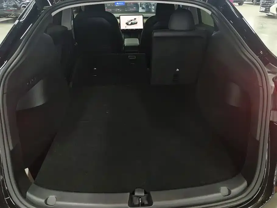 Tesla Model Y 2023 из CN, фото 2