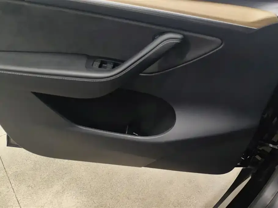 Tesla Model Y 2023 из CN, фото 5