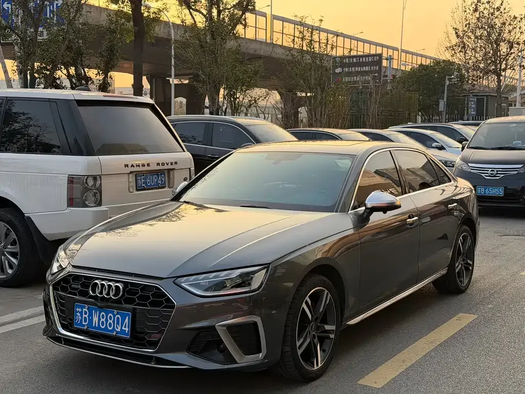Audi A4L 2022 из CN, фото 1