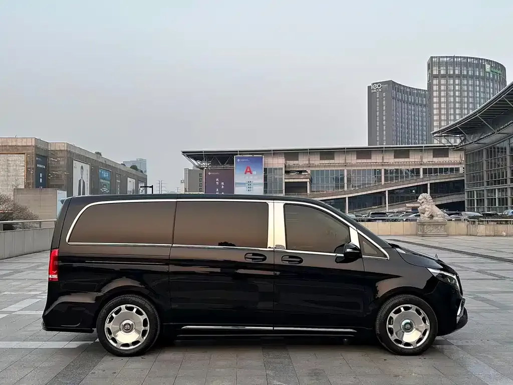Mercedes-Benz V-Class 2023 из CN, фото 8