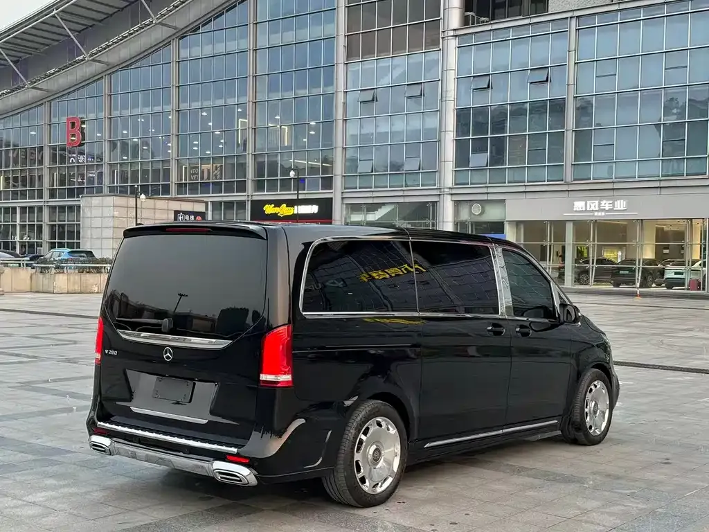 Mercedes-Benz V-Class 2023 из CN, фото 10