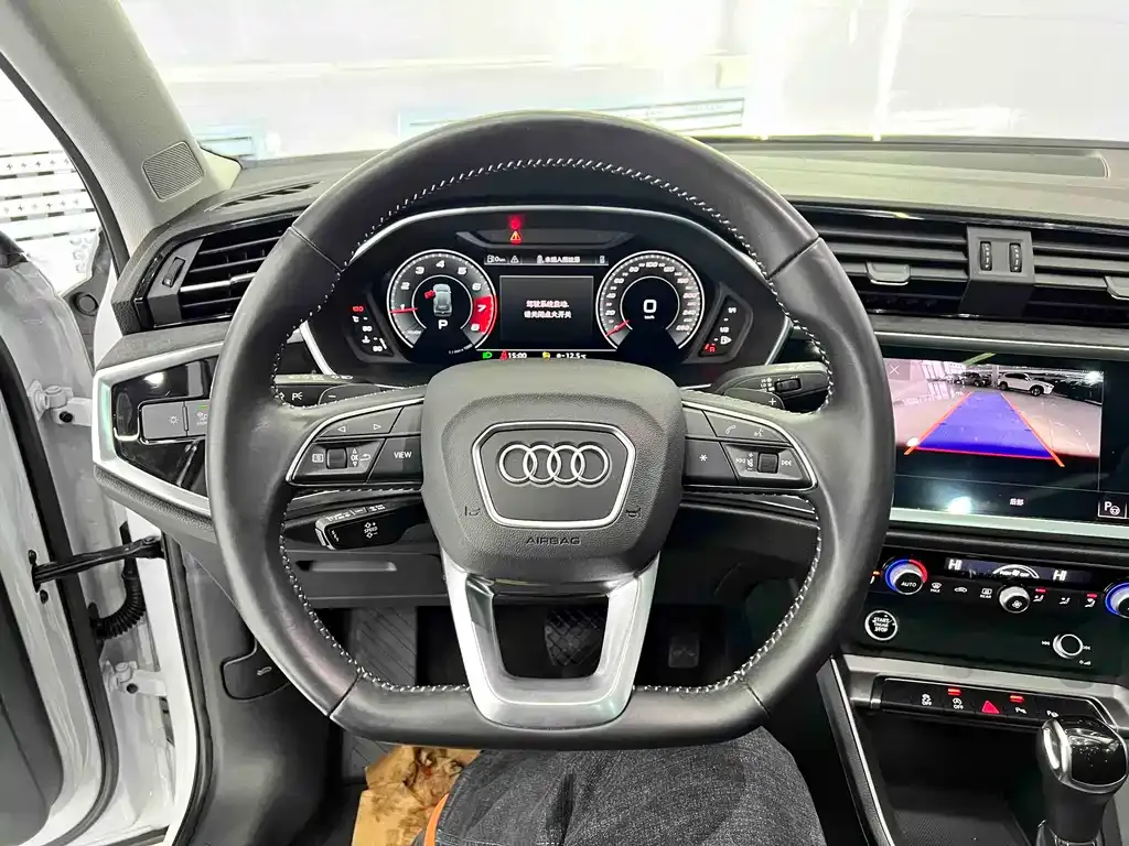 Audi Q3 — фото 7