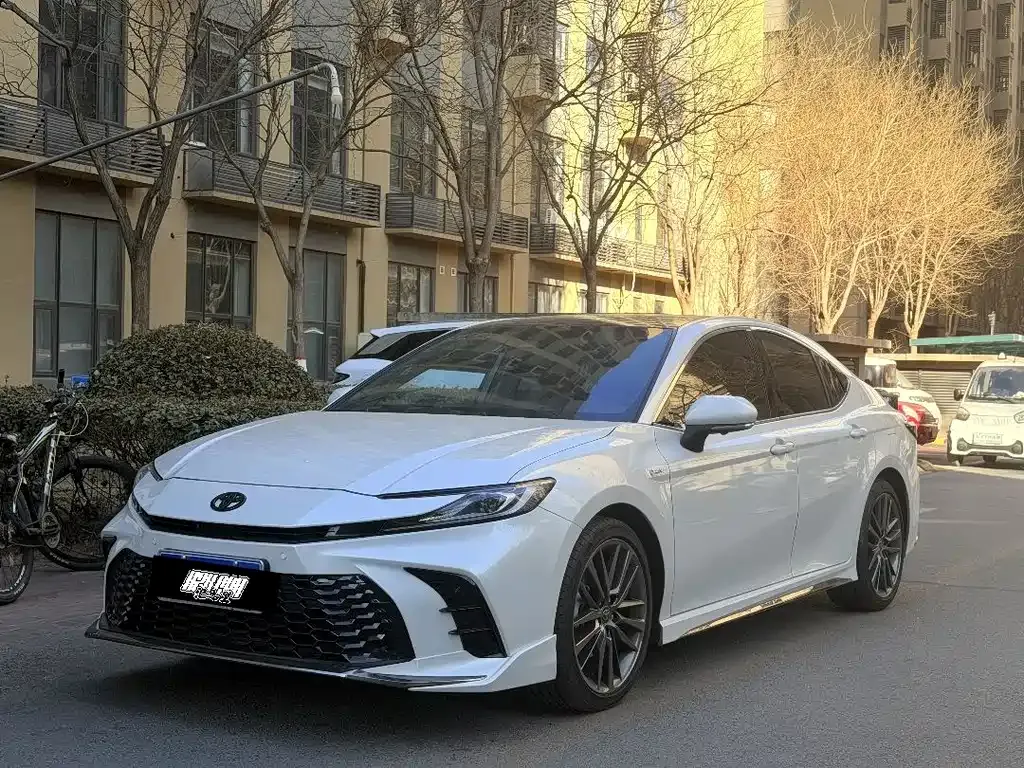 Toyota Camry 2025 из CN, фото 1