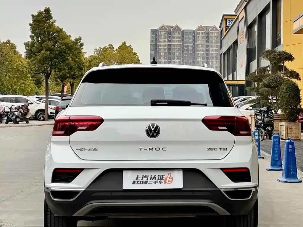 Volkswagen T-Roc — фото 8