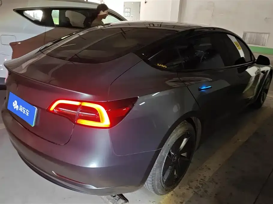 Tesla Model 3 — фото 4