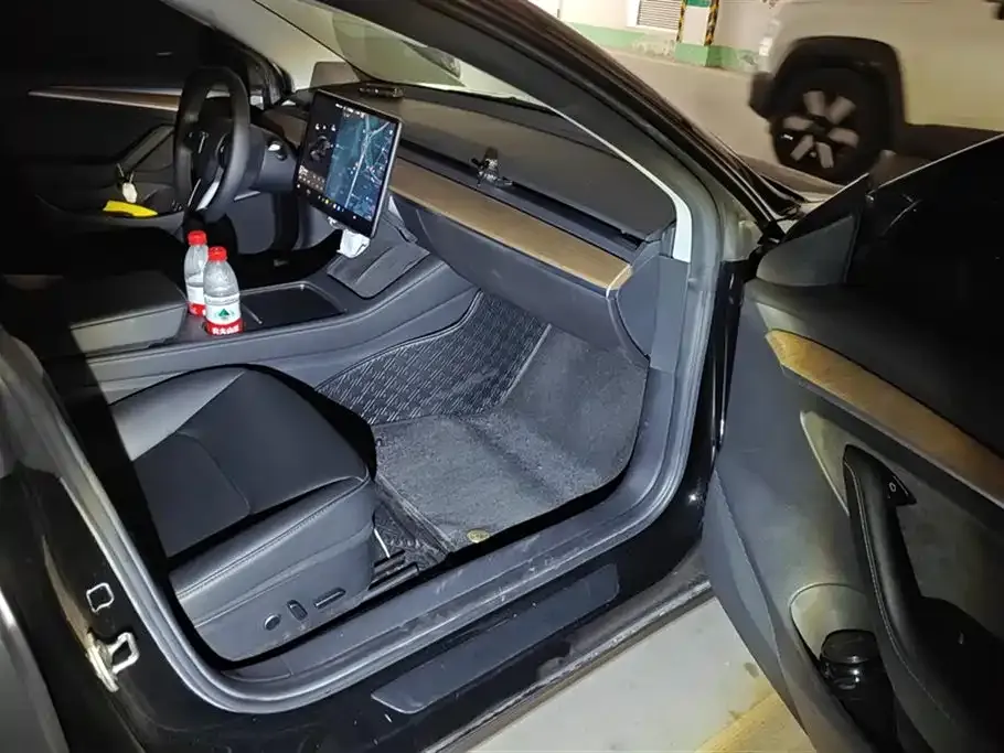 Tesla Model 3 — фото 10