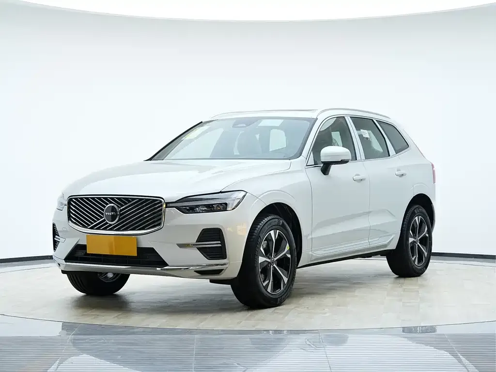 Volvo XC60 — фото 1