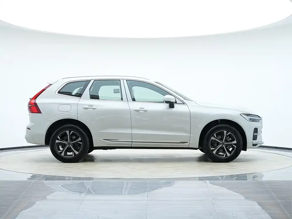 Volvo XC60 — фото 3