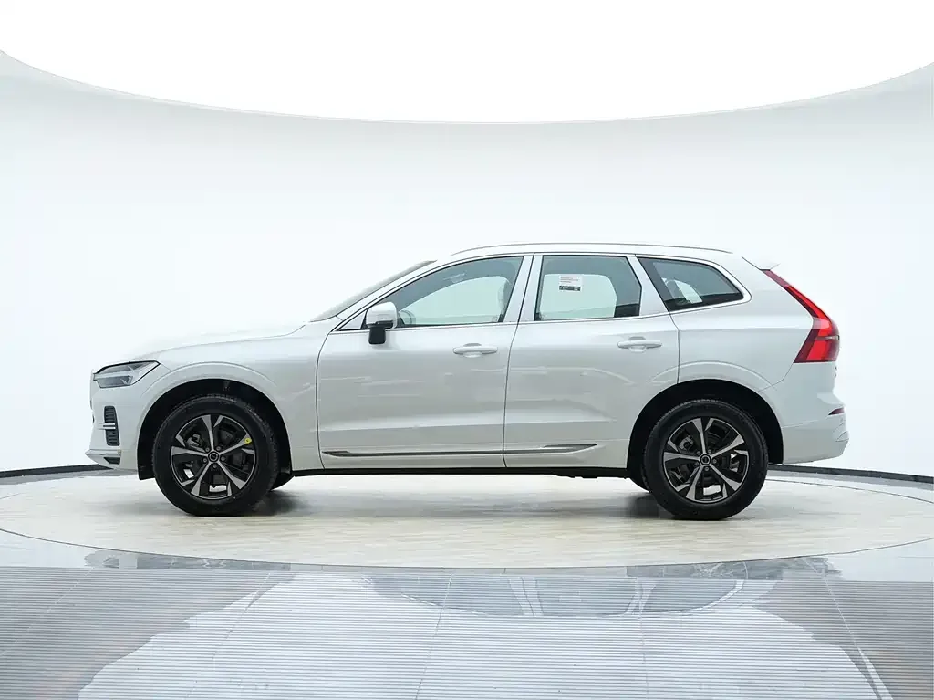 Volvo XC60 — фото 7