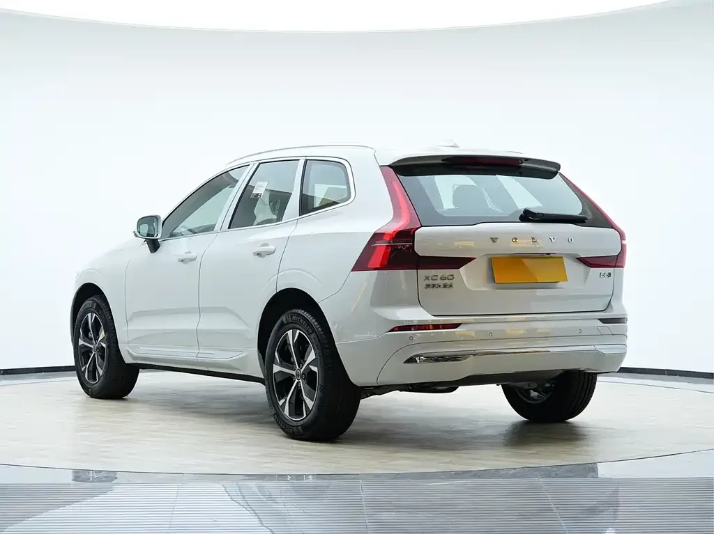 Volvo XC60 — фото 4