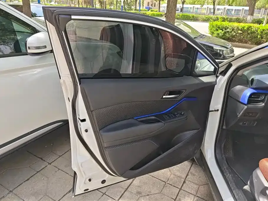 Toyota C-HR — фото 10
