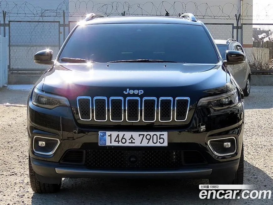 Jeep Cherokee — фото 1