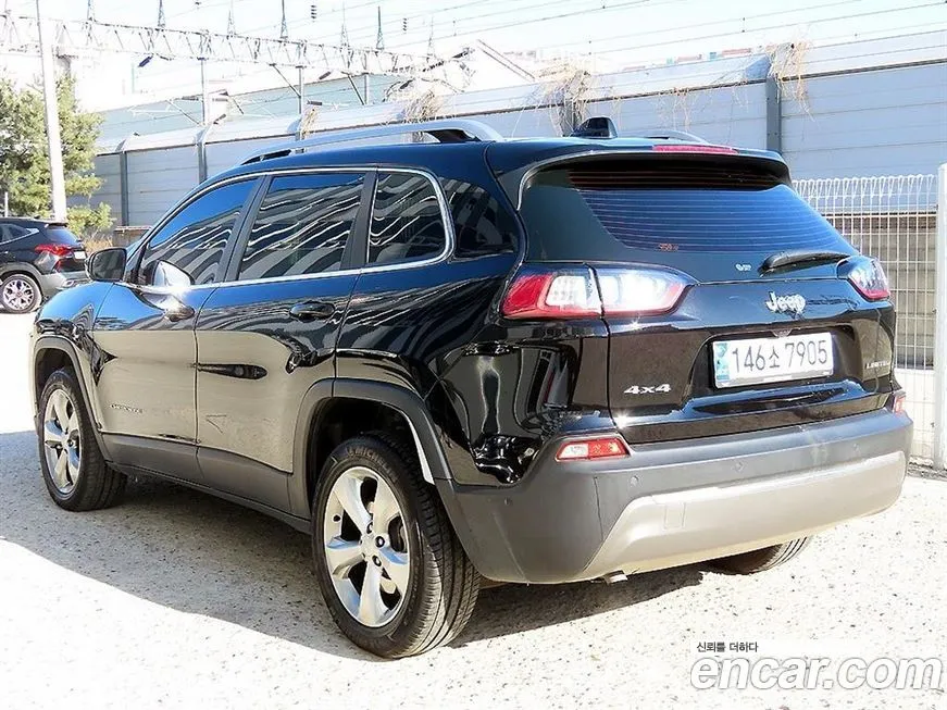 Jeep Cherokee — фото 2