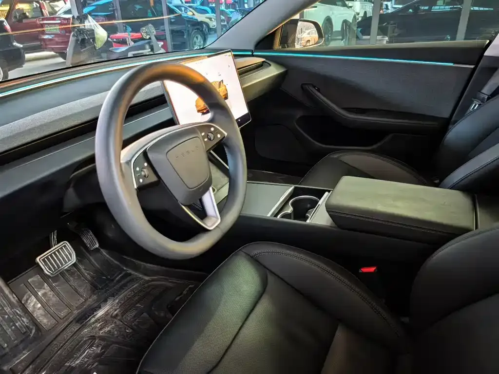 Tesla Model 3 — фото 6